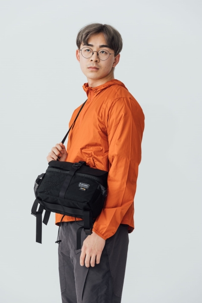 PAKIN-S-PLATIN0203.jpg